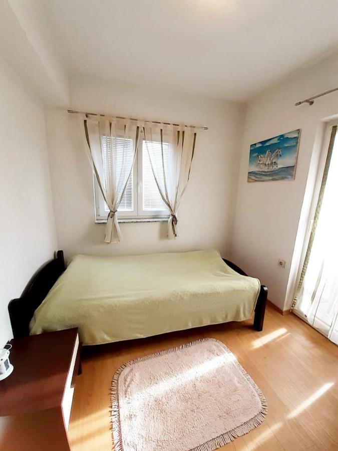 Apartment Mario Ливно Экстерьер фото